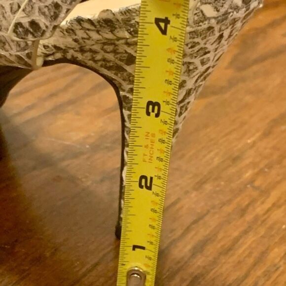 NEUTRAL TONES SNAKESKIN SLINGBACK SANDALS SHOES OPEN TOE ASYMMETRICAL HEELS 9.5 - Picture 8 of 8